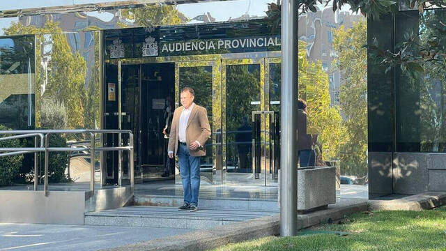El director de elcierredigital.com, Juan Luis Galiacho, a su llegada a la Audiencia Provincial. 