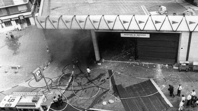 En el atentado al Hipercor de Barcelona, en 1987,  murieron 21 personas, cuatro de ellas niños, y otras 45 resultaron heridas.