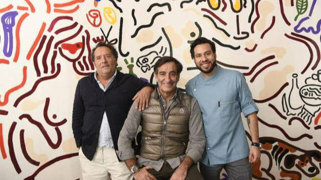El dueño de Commodore, Juan Ramos; el arquitecto Luis Galliussi, y el chef Ernesto Diomar.