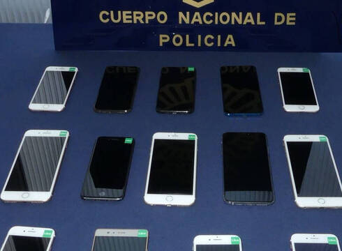 Teléfonos móviles incautados por el Cuerpo de Policía Nacional