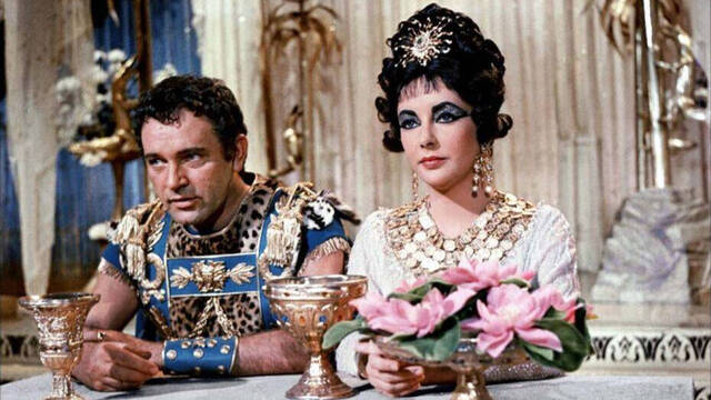 Richard Burton y Elizabeth Taylor en 'Cleopatra'