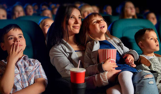 Niños en el cine por primera vez