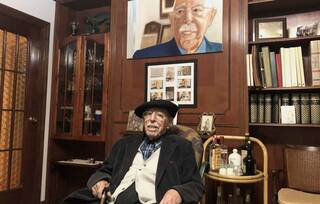 Fallece a los 98 años Enrique de Aguinaga, decano de los periodistas españoles