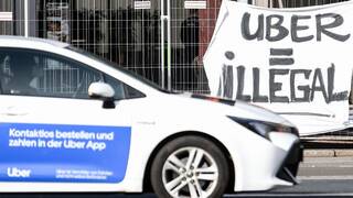 Polémica en Uber: De la guerra contra los taxis a sus maniobras 'inmorales'