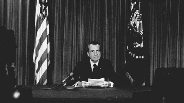 Richard Nixon el día que anunció su dimisión.