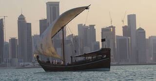 Qatar da la bienvenida en España al Mundial de fútbol con la llegada de un barco histórico para su cultura