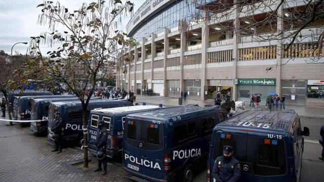 Dispositivo policial en el Vicente Calderón