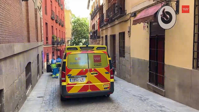 Ambulancia en el lugar del crimen.