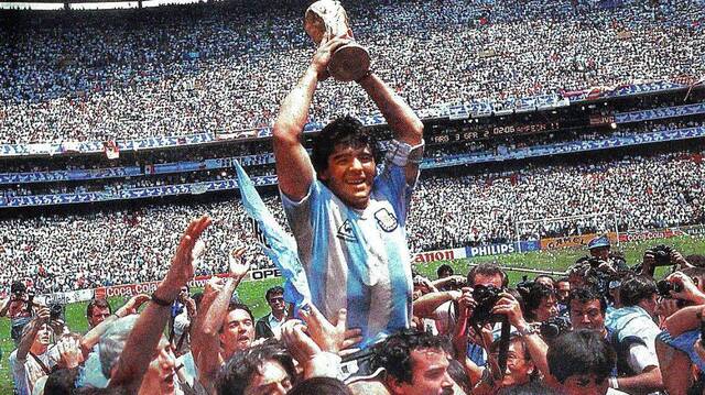 Diego Armando celebrando la Copa del Mundo

