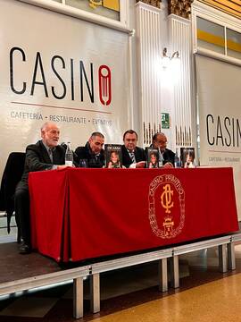 El presidente del Casino de Albacete junto a Pedro Pérez, Juan Luis López Galiacho y Ramiro López Henares.