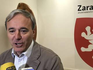 Jorge Azcón, el candidato del PP a presidir Aragón en guerra con sus posibles socios del PAR