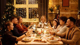 Claves para afrontar reuniones navideñas: “Lo mejor es usar el humor para eliminar tensiones” 