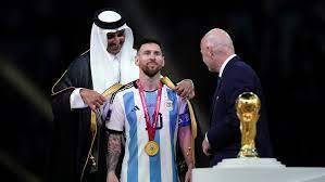 Leo Messi antes de levantar la Copa del Mundo en Qatar