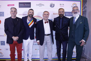Éxito en la presentación de 'Bajo el mismo arcobaleno' para la defensa de los derechos LGTBI: “No podemos dar ni un paso atrás”