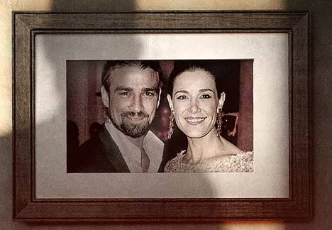 Mario Biondo y Raquel Sánchez Silva en una imagen promocional de 'Las últimas horas de Mario Biondo', docuserie de Netflix.