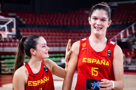 Nicole Domínguez, futuro del baloncesto español de 2,06 metros