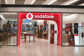 Vodafone en jaque ante la tormenta a telecos españolas: El fondo británico Zegona ultima el asalto a la compañía