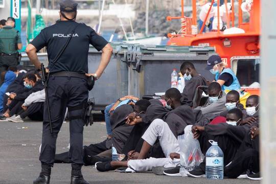 Rescate de inmigrantes en las Islas Canarias. 
