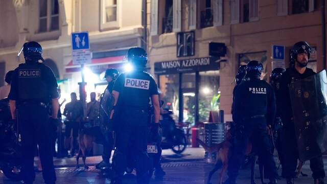 Imagen de una redada policial en Marsella.