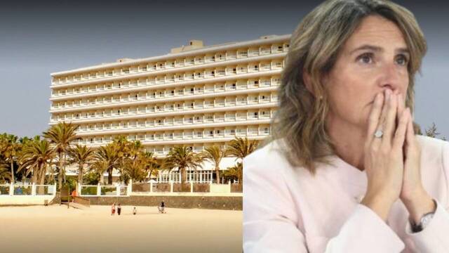 Imagen del hotel RIU Oliva Beach de Fuerteventura y la ministra Teresa Ribera. 