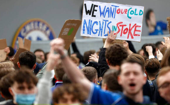 Protestas contra la Superliga en Inglaterra.