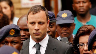 Oscar Pistorius, del infierno a la libertad: El atleta saldrá de prisión tras matar a su mujer