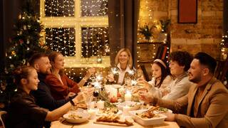 Los riesgos de los excesos en las reuniones de Navidad: "La comida y el alcohol juntos son invitados peligrosos"