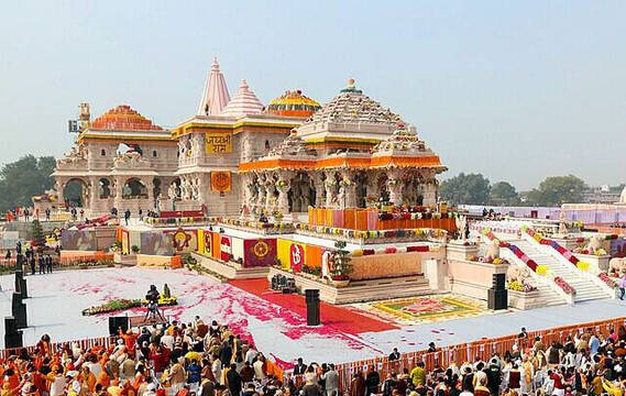 Fotografía de la inauguración de la primera planta del nuevo templo de Ayodhya