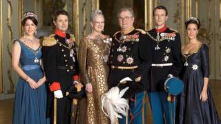 Celos, infidelidades y romances prohibidos: El fenómeno televisivo 'The Crown' llega a la familia real danesa