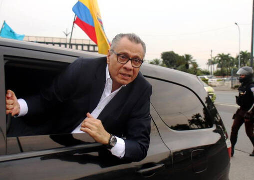 Fotografía del ex vicepresidente de Ecuador, Jorge Glas, detenido en la embajada de México en Quito