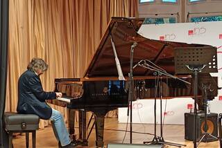 El pianista Lorenzo Moya presenta 'Influencias', un homenaje a los grandes maestros de la música española