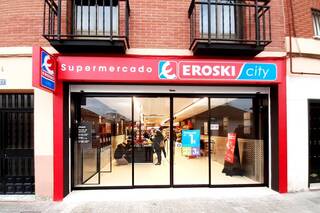 Eroski rebaja precios para rivalizar contra Mercadona y Carrefour y prevé la apertura de 150 tiendas más