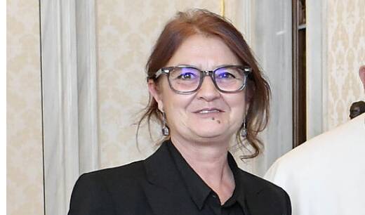 Así es Marta Estruch, mujer del líder del PSC Salvador Illa e 'íntima' de Begoña Gómez